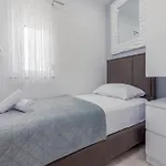 Nice Apartment In Maslenica Maslenica