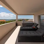 Nice Apartment In Maslenica Apartament *