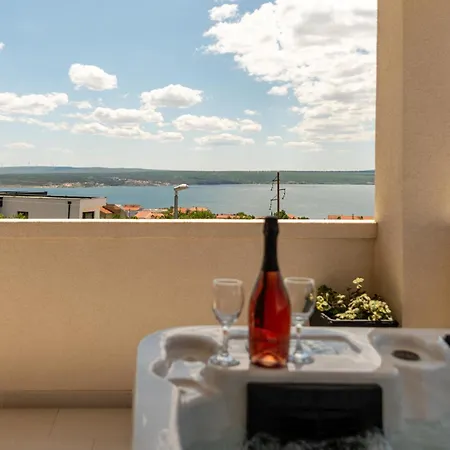 Nice Apartment In Maslenica Apartman Maslenica