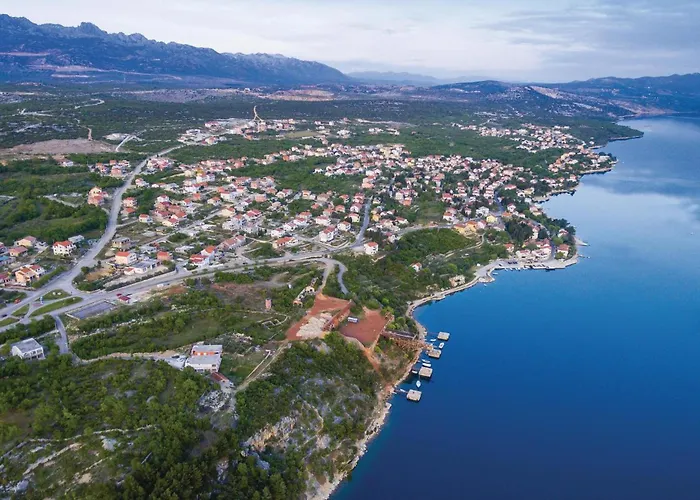 Lovely Apartment In Maslenica With Wifi Daire Maslenica