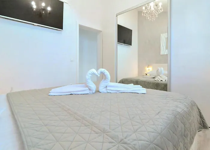 Апартаменты Lovely Apartment In Maslenica With Wifi *