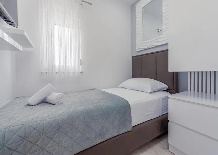 Lovely Apartment In Maslenica With Wifi Масленица