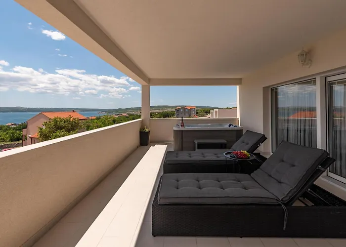 Lovely Apartment In Maslenica With Wifi Daire *