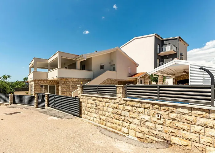 Lovely Apartment In Maslenica With Wifi * Масленица